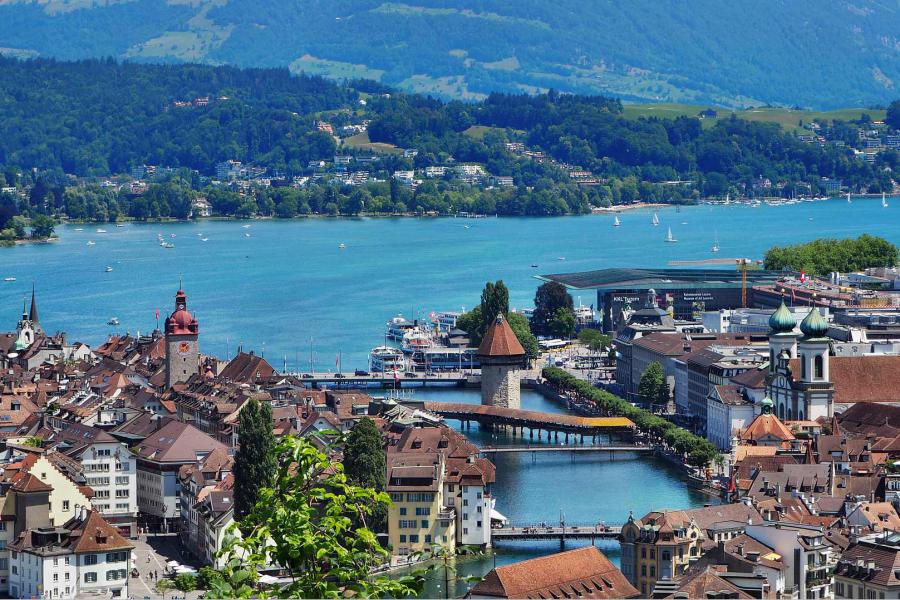 Introduction image of Essential of Switzerland